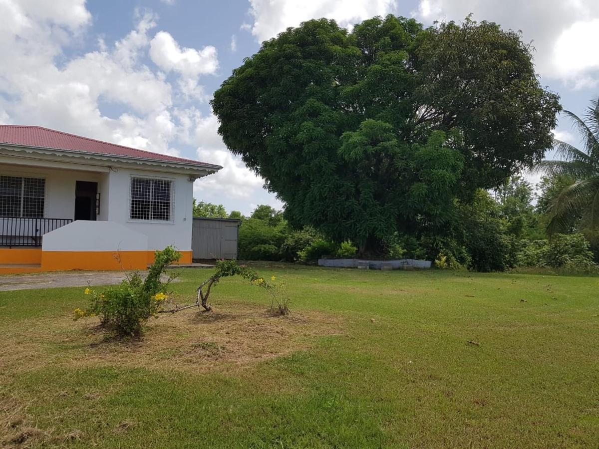 Kaz A Faup Villa Grand-Bourg  Exterior photo